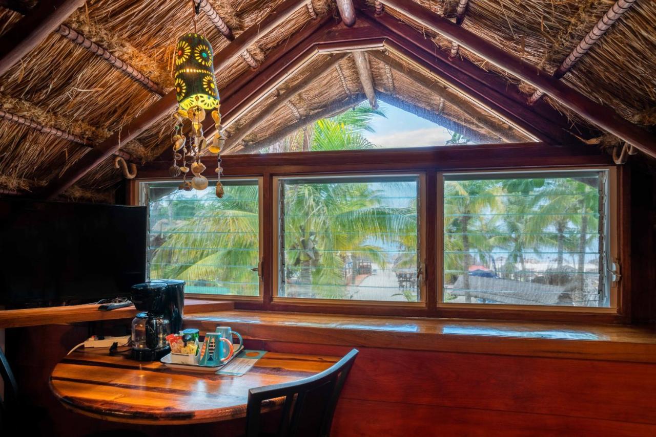 The Diving Lodge Downtown ปัวร์โตโมเรลอส ภายนอก รูปภาพ