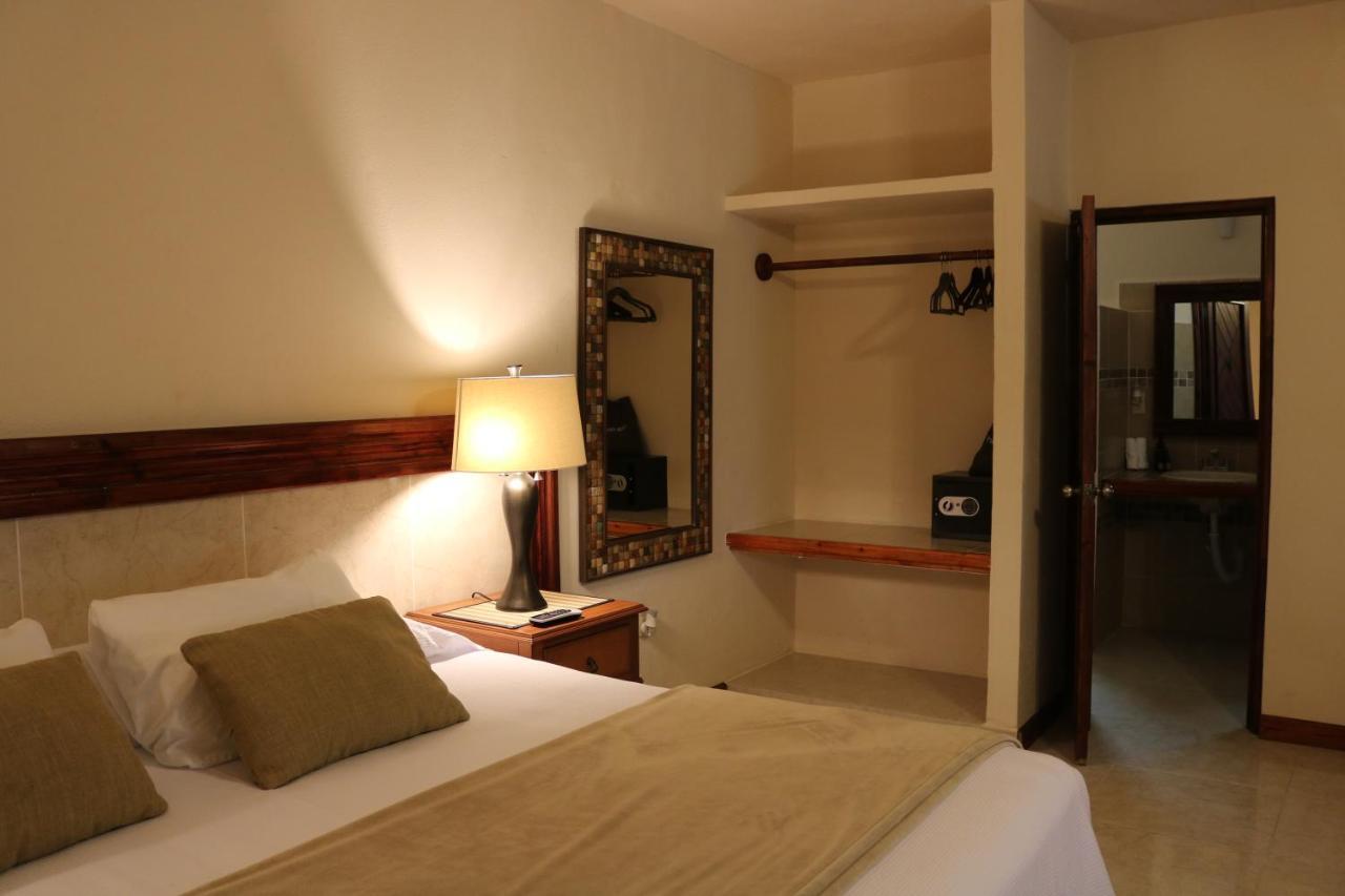 The Diving Lodge Downtown ปัวร์โตโมเรลอส ภายนอก รูปภาพ