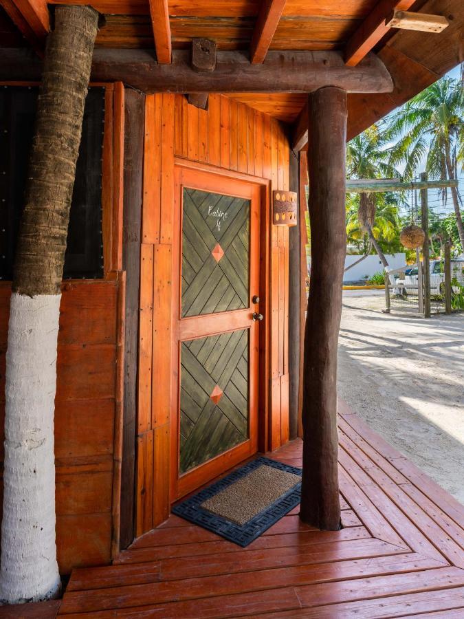 The Diving Lodge Downtown ปัวร์โตโมเรลอส ภายนอก รูปภาพ