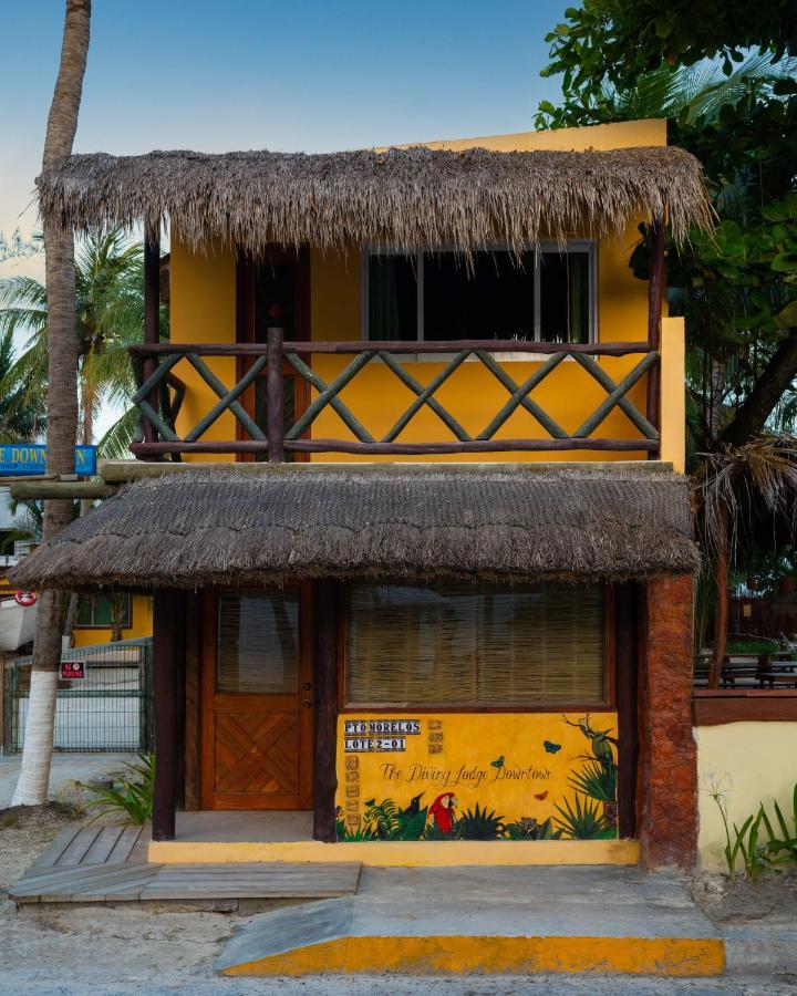 The Diving Lodge Downtown ปัวร์โตโมเรลอส ภายนอก รูปภาพ