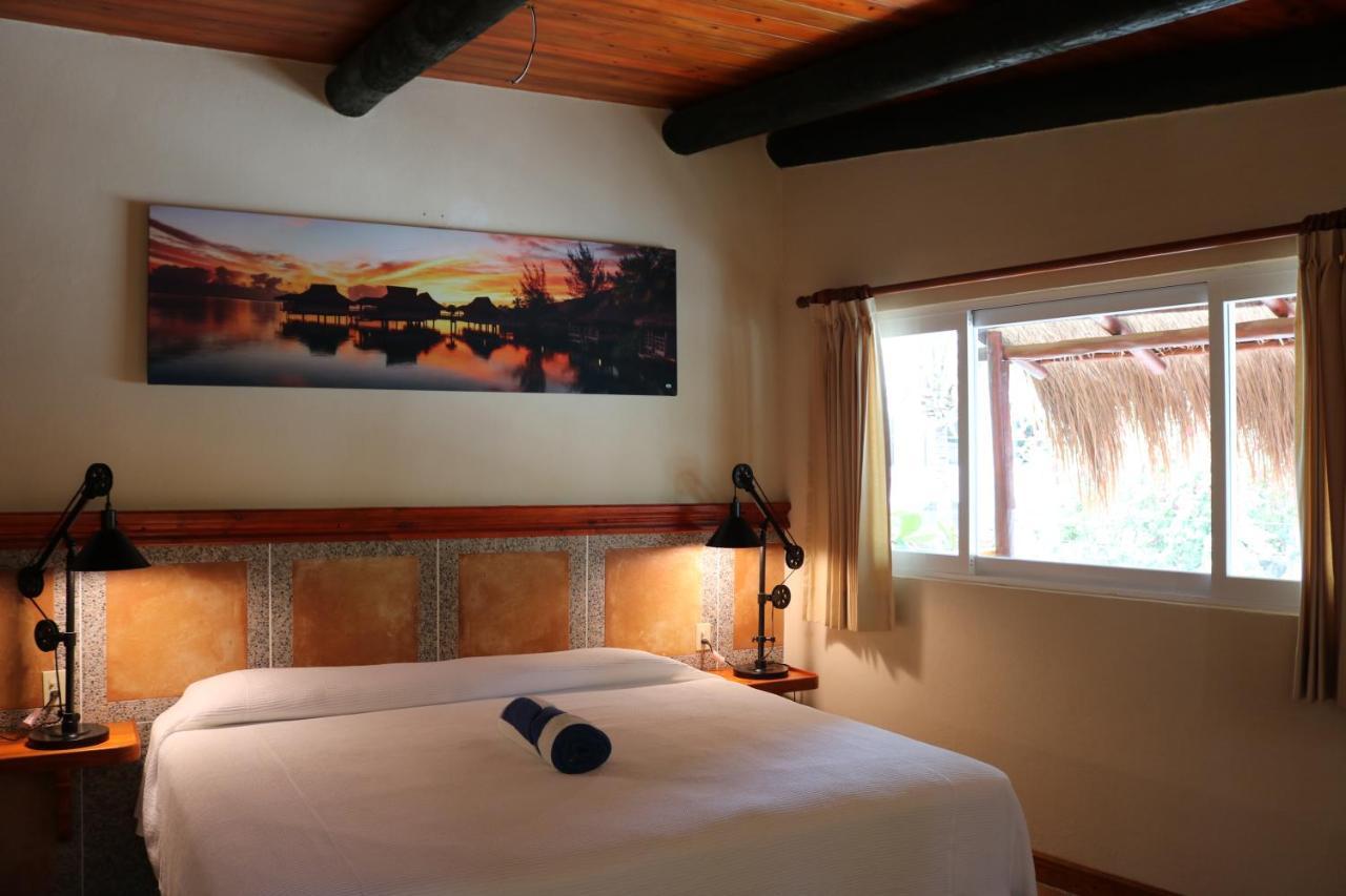 The Diving Lodge Downtown ปัวร์โตโมเรลอส ภายนอก รูปภาพ
